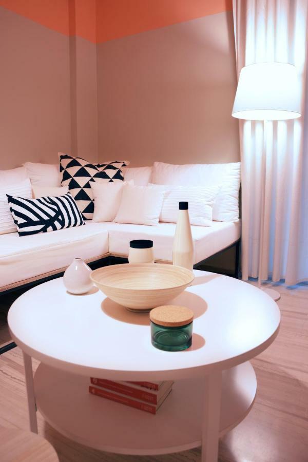 Elegant Coral Apartment เอเธนส์ ภายนอก รูปภาพ