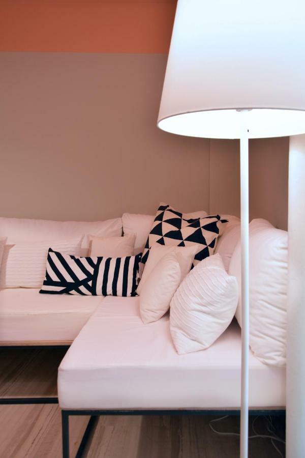 Elegant Coral Apartment เอเธนส์ ภายนอก รูปภาพ