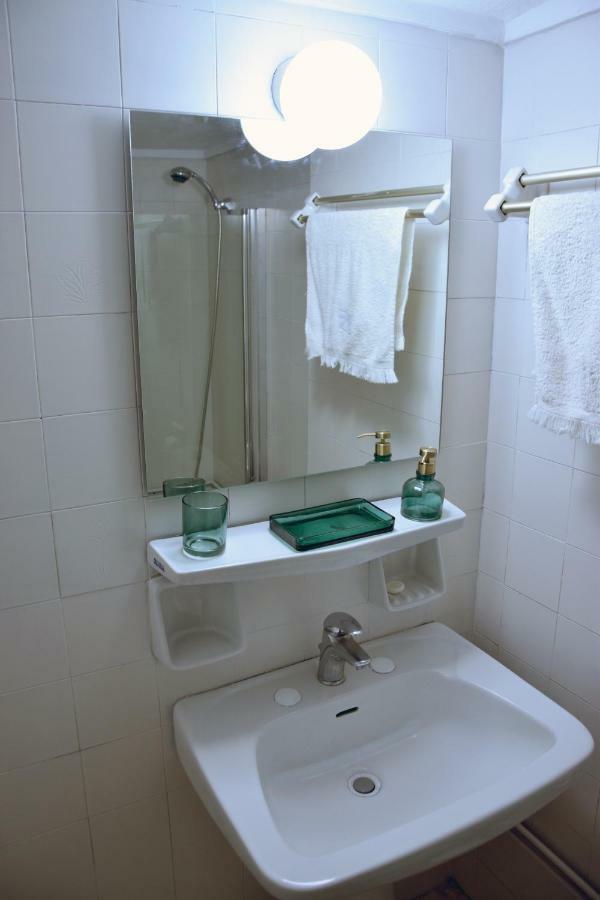 Elegant Coral Apartment เอเธนส์ ภายนอก รูปภาพ